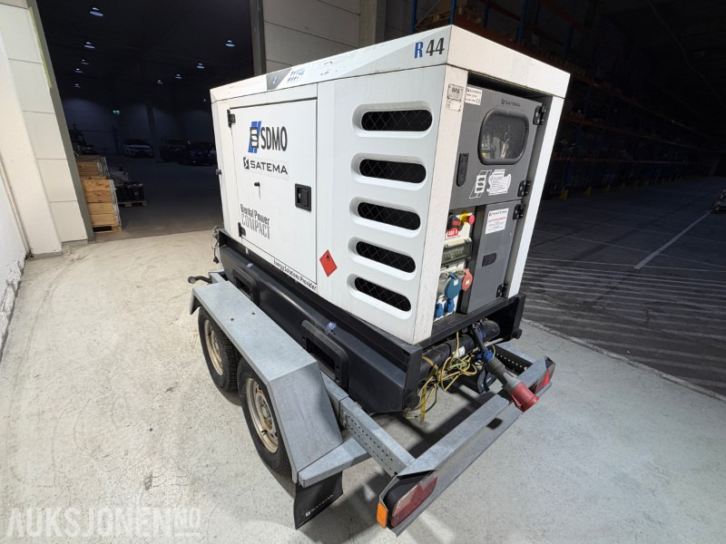 2017 SATEMA SDMO R44C3 40kVA 400V tilhengermontert strømaggregat - Trang thiết bị xây dựng: hình 2 2017 SATEMA SDMO R44C3 40kVA 400V tilhengermontert strømaggregat - Trang thiết bị xây dựng: hình 2