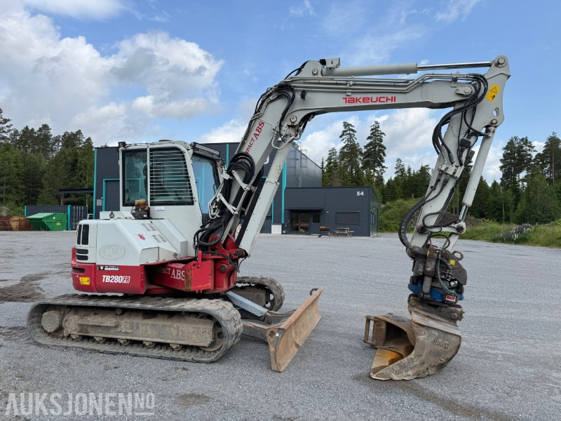 2018 Takeuchi TB280FR – 8,5-tonns gravemaskin med Side-to-Side Boom, tilt, sentralsmøring og 2 skuffer - Máy xúc: hình 5 2018 Takeuchi TB280FR – 8,5-tonns gravemaskin med Side-to-Side Boom, tilt, sentralsmøring og 2 skuffer - Máy xúc: hình 5