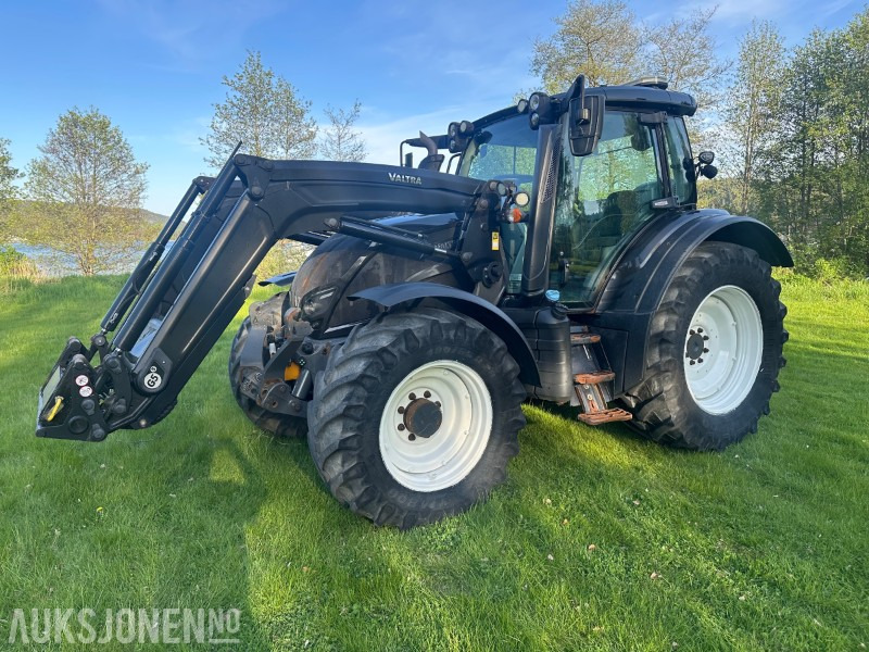 2019 Valtra N174 med frontlaster og mye utstyr - Máy cày: hình 1 2019 Valtra N174 med frontlaster og mye utstyr - Máy cày: hình 1
