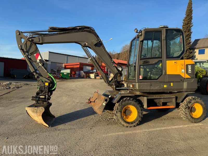 2020 Volvo EW60E HJULGRAVER MED TOLTROTATOR OG 2 SKUFFER - Máy xúc: hình 1 2020 Volvo EW60E HJULGRAVER MED TOLTROTATOR OG 2 SKUFFER - Máy xúc: hình 1