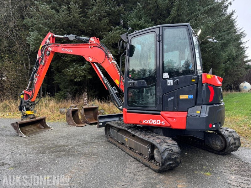 2022 Kubota KX060-5 - 5 tonns gravemaskin med gummibelter - Tiltrotator - Sentralsmøring - Bunkringspumpe og 3 skuffer - Máy xúc: hình 3 2022 Kubota KX060-5 - 5 tonns gravemaskin med gummibelter - Tiltrotator - Sentralsmøring - Bunkringspumpe og 3 skuffer - Máy xúc: hình 3