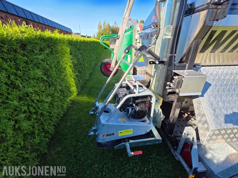 2024 Brian James Trailers A-Type asfalthenger med 2021 Svepac F 90A vibroplate 2.9kW, 2022 Honda EU22i strømaggregat og utstyr - Trang thiết bị xây dựng: hình 5 2024 Brian James Trailers A-Type asfalthenger med 2021 Svepac F 90A vibroplate 2.9kW, 2022 Honda EU22i strømaggregat og utstyr - Trang thiết bị xây dựng: hình 5