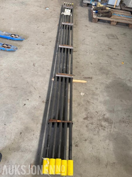 Borstreng tunnelmaskin. Epiroc T drills strings - Giàn khoan: hình 2 Borstreng tunnelmaskin. Epiroc T drills strings - Giàn khoan: hình 2