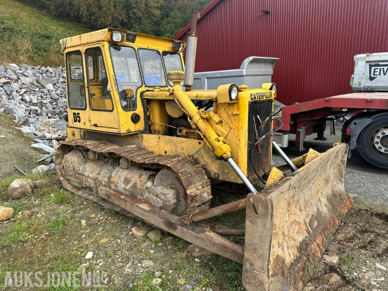 Cat D5 Bulldoser // doser - Trang thiết bị xây dựng: hình 3 Cat D5 Bulldoser // doser - Trang thiết bị xây dựng: hình 3