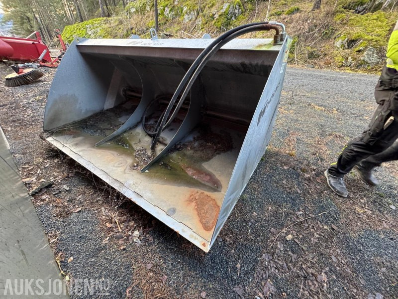 2015 Holms SB-2.4 strøskuffe - Đính kèm cho Máy móc xây dựng: hình 4 2015 Holms SB-2.4 strøskuffe - Đính kèm cho Máy móc xây dựng: hình 4