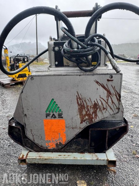 2016 FAE - UML/EX-150 VT - Krattknuser / Vegetasjonsfres med variabel transmisjon - S60 feste - Đính kèm cho Máy móc xây dựng: hình 5 2016 FAE - UML/EX-150 VT - Krattknuser / Vegetasjonsfres med variabel transmisjon - S60 feste - Đính kèm cho Máy móc xây dựng: hình 5