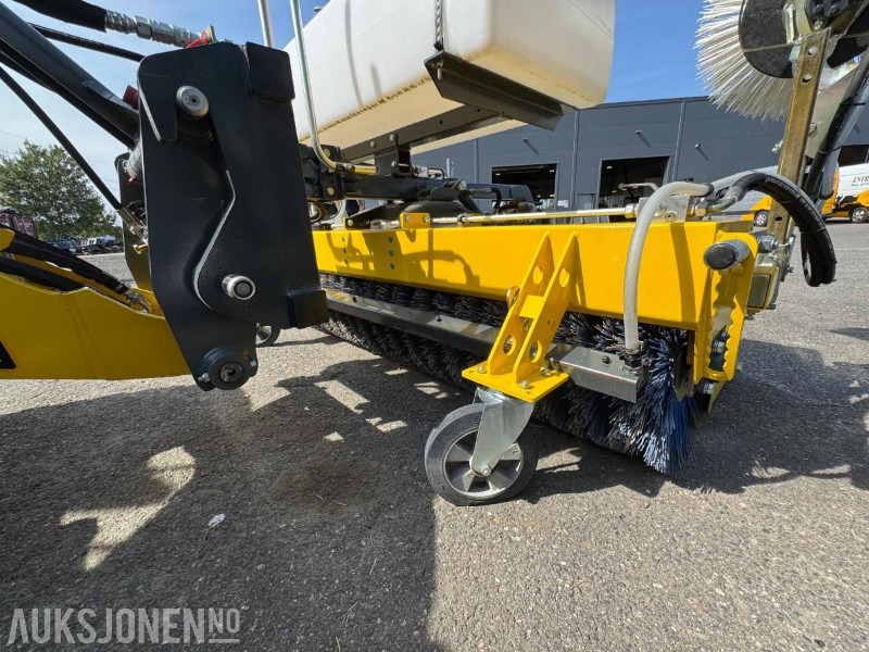 2024 Andre Tuchel-Sweep PLUS 590 – ny kostemaskin med vanntank, sidebørste og Kramer-feste - Đính kèm cho Máy móc xây dựng: hình 4 2024 Andre Tuchel-Sweep PLUS 590 – ny kostemaskin med vanntank, sidebørste og Kramer-feste - Đính kèm cho Máy móc xây dựng: hình 4