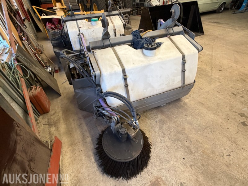 Holms 300/2,2 feiekost med vanntank MED BM FESTE - Đính kèm cho Máy móc xây dựng: hình 5 Holms 300/2,2 feiekost med vanntank MED BM FESTE - Đính kèm cho Máy móc xây dựng: hình 5