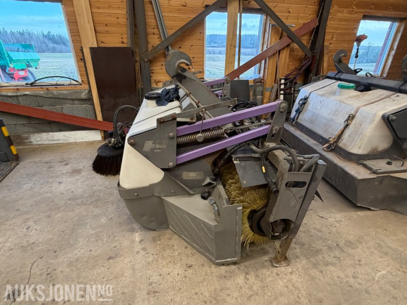 Holms 300/2,2 feiekost med vanntank MED BM FESTE - Đính kèm cho Máy móc xây dựng: hình 2 Holms 300/2,2 feiekost med vanntank MED BM FESTE - Đính kèm cho Máy móc xây dựng: hình 2