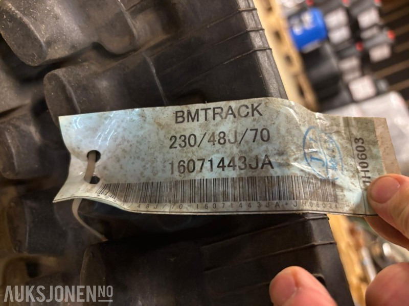 NYE BM TRACK GUMMIBELTE 230/48J/70 - Đính kèm cho Máy móc xây dựng: hình 5 NYE BM TRACK GUMMIBELTE 230/48J/70 - Đính kèm cho Máy móc xây dựng: hình 5