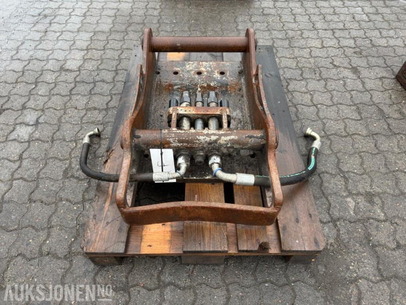 S70 feste med OilQuick - Đính kèm cho Máy móc xây dựng: hình 4 S70 feste med OilQuick - Đính kèm cho Máy móc xây dựng: hình 4