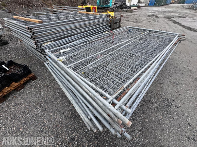 Stor pakke med områdesikring - byggegjerder, stablekasetter/transportkasetter, føtter og div. klammer - Đính kèm cho Máy móc xây dựng: hình 5 Stor pakke med områdesikring - byggegjerder, stablekasetter/transportkasetter, føtter og div. klammer - Đính kèm cho Máy móc xây dựng: hình 5