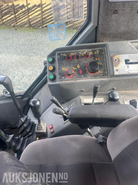 MASSEY FERGUSON 3090 MED FRONTLASTER / PALLEGAFFLER - Máy cày: hình 4 MASSEY FERGUSON 3090 MED FRONTLASTER / PALLEGAFFLER - Máy cày: hình 4