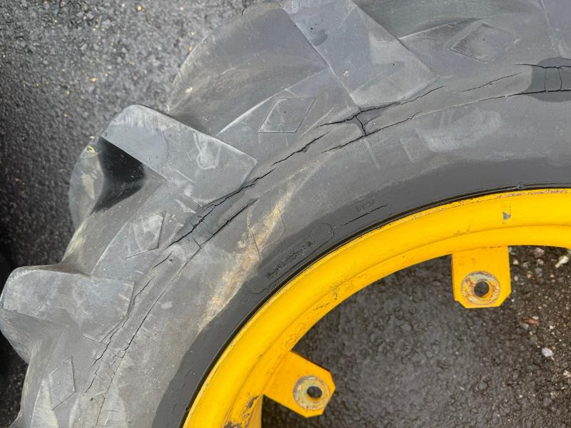 Cho thuê  1 GoodYear 12.4-24 traktordekk med felg 1 GoodYear 12.4-24 traktordekk med felg: hình 9