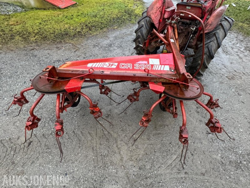 1990 JF CR 320 KOMBI RIVE / SPREDER EKSTRA PIGGER - Máy móc nông nghiệp: hình 1 1990 JF CR 320 KOMBI RIVE / SPREDER EKSTRA PIGGER - Máy móc nông nghiệp: hình 1