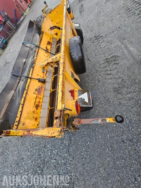 1991 Falköping Sandstrøer / Slepestrøer med hjul - Slepefeste - Type B10LU - 1 m3 - Máy móc nông nghiệp: hình 5 1991 Falköping Sandstrøer / Slepestrøer med hjul - Slepefeste - Type B10LU - 1 m3 - Máy móc nông nghiệp: hình 5