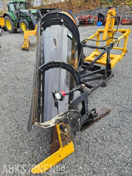 1992 Øveraasen diagonalplog DL 285 B - Største bredde 2900 mm - Med parallellogram - Hydraulisk løft - Máy móc nông nghiệp: hình 2 1992 Øveraasen diagonalplog DL 285 B - Største bredde 2900 mm - Med parallellogram - Hydraulisk løft - Máy móc nông nghiệp: hình 2