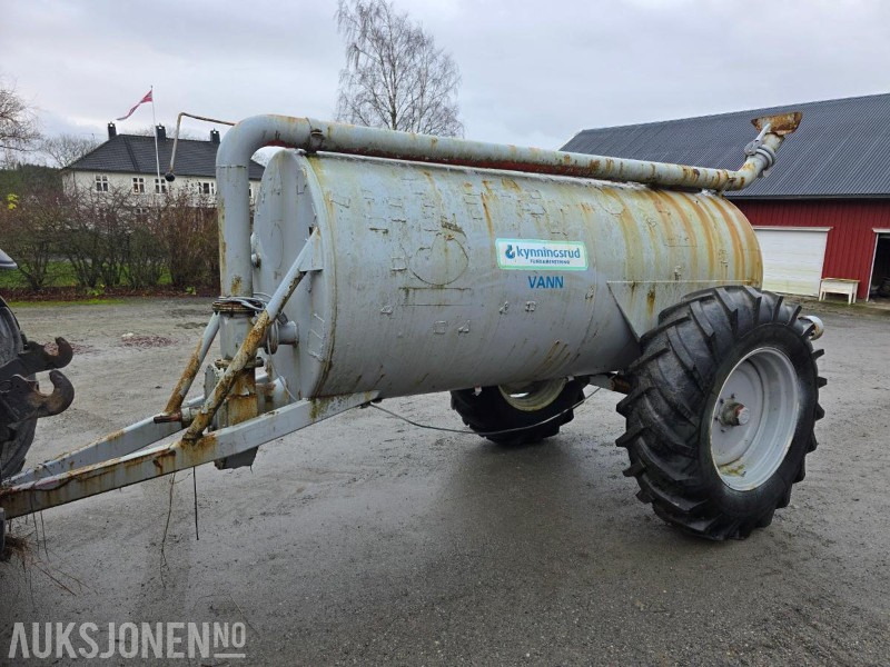 1995 Vannvogn 6000liter til traktor - Máy móc nông nghiệp: hình 1 1995 Vannvogn 6000liter til traktor - Máy móc nông nghiệp: hình 1