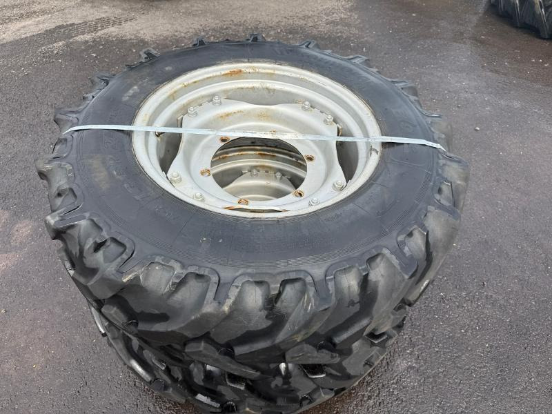 2 stk Kormoran 13.6R4 Traktordekk med felg - Máy móc nông nghiệp: hình 2 2 stk Kormoran 13.6R4 Traktordekk med felg - Máy móc nông nghiệp: hình 2