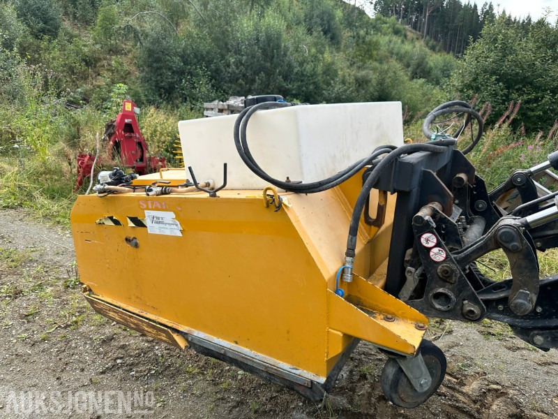 2000 Stark KH1600 feiekost med oppsamler og vanntank - Máy móc nông nghiệp: hình 3 2000 Stark KH1600 feiekost med oppsamler og vanntank - Máy móc nông nghiệp: hình 3
