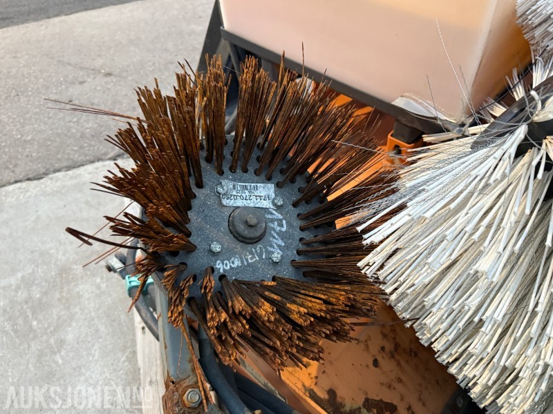 2007 Bema Kommunal-Dual feiekost med vanntank - Máy móc nông nghiệp: hình 5 2007 Bema Kommunal-Dual feiekost med vanntank - Máy móc nông nghiệp: hình 5