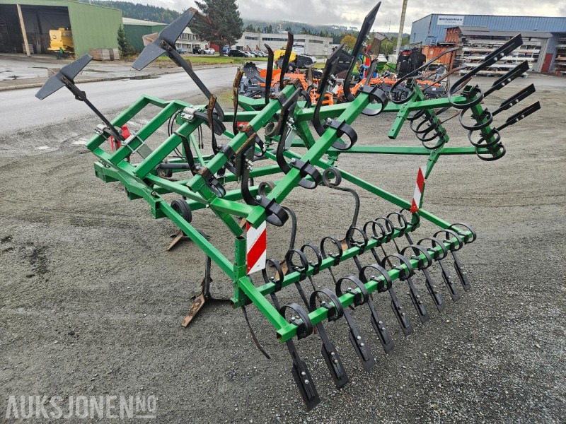 2010 KLS Kultivator - Máy móc nông nghiệp: hình 4 2010 KLS Kultivator - Máy móc nông nghiệp: hình 4