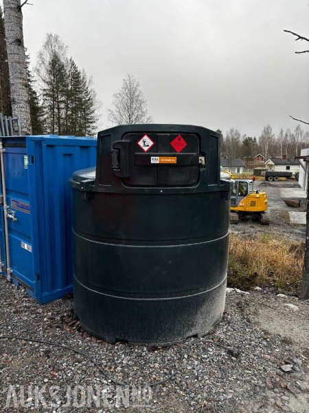 2023 Vera dieseltank 2350 liter - Máy móc nông nghiệp: hình 1 2023 Vera dieseltank 2350 liter - Máy móc nông nghiệp: hình 1