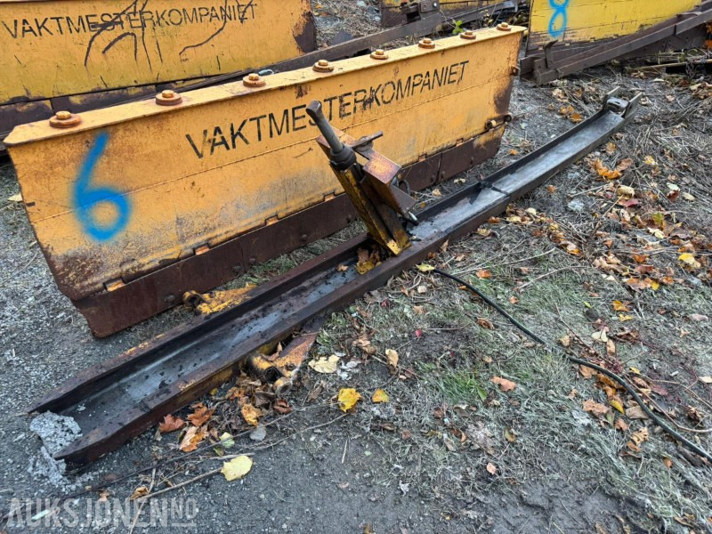 Máy móc nông nghiệp Hydraulisk svingbart 280cm brøyteskjær m/skyveramme: hình 1