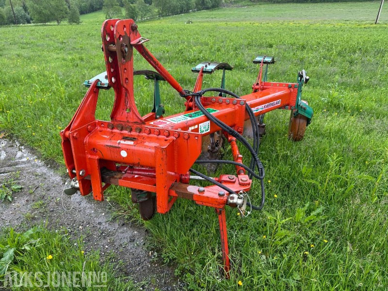 KVERNLAND MODA8 PLOG - Máy móc nông nghiệp: hình 2 KVERNLAND MODA8 PLOG - Máy móc nông nghiệp: hình 2