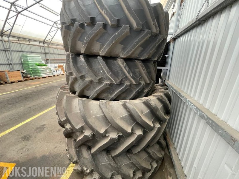 Komplett sett traktordekk - Trelleborg TM 800 650/65.38 og 540/65.28 - UBRUKT! - Máy móc nông nghiệp: hình 1 Komplett sett traktordekk - Trelleborg TM 800 650/65.38 og 540/65.28 - UBRUKT! - Máy móc nông nghiệp: hình 1
