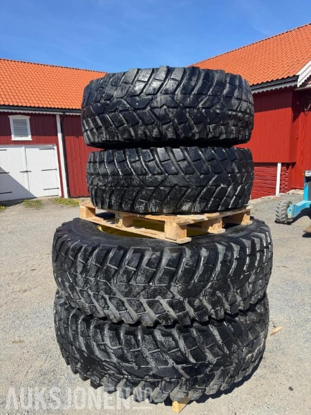 Nokian TRi-2 dekk på rustfrie John deere felger. Passer 6410, 6420, 6430 og 6130 480/80/38 og 440/80/24 - Máy móc nông nghiệp: hình 1 Nokian TRi-2 dekk på rustfrie John deere felger. Passer 6410, 6420, 6430 og 6130 480/80/38 og 440/80/24 - Máy móc nông nghiệp: hình 1