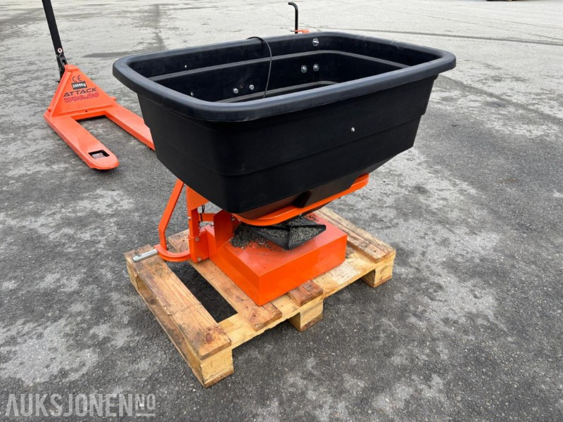 Sandspreder til traktor. 3punktfeste. Prototype - Máy móc nông nghiệp: hình 2 Sandspreder til traktor. 3punktfeste. Prototype - Máy móc nông nghiệp: hình 2