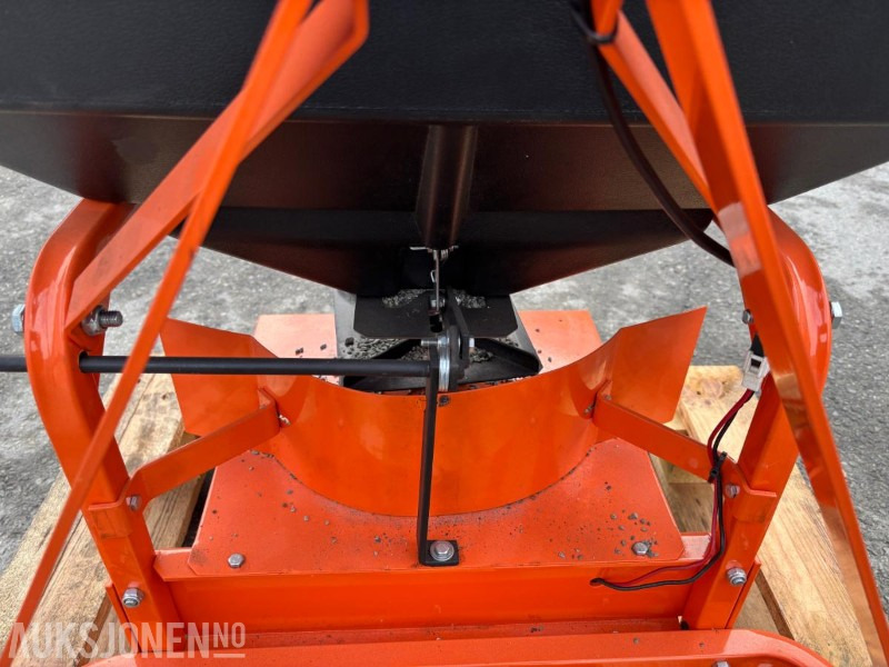 Sandspreder til traktor. 3punktfeste. Prototype - Máy móc nông nghiệp: hình 5 Sandspreder til traktor. 3punktfeste. Prototype - Máy móc nông nghiệp: hình 5
