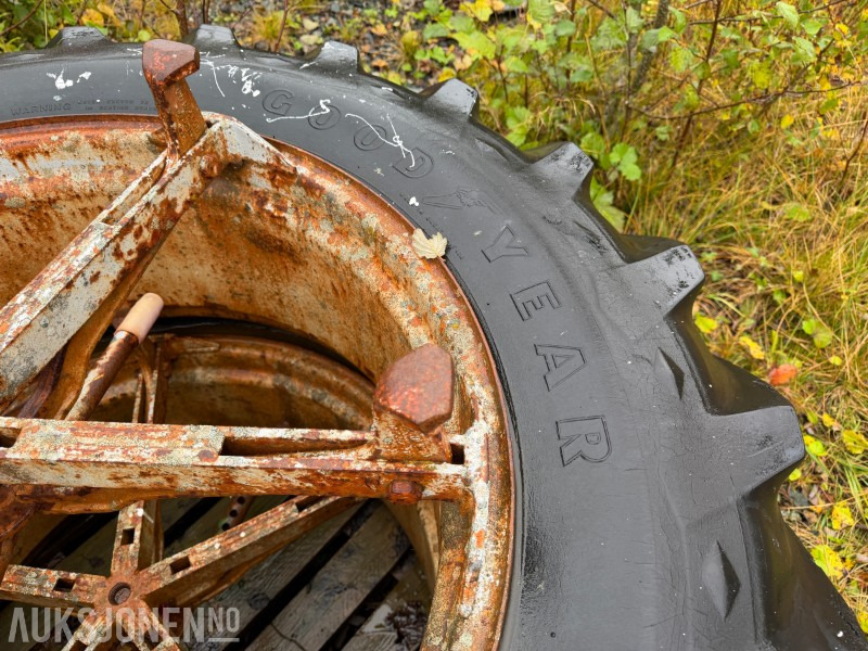 Traktordekk med tvillingfester – Goodyear 16.9/14-34 72 timers auksjon! - Máy móc nông nghiệp: hình 4 Traktordekk med tvillingfester – Goodyear 16.9/14-34 72 timers auksjon! - Máy móc nông nghiệp: hình 4