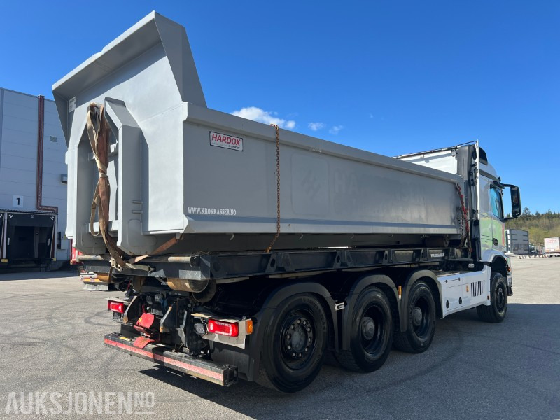 Mercedes-Benz Arocs 3253 Tridem krokbil brøyte rigget - Xe tải nâng móc: hình 5 Mercedes-Benz Arocs 3253 Tridem krokbil brøyte rigget - Xe tải nâng móc: hình 5