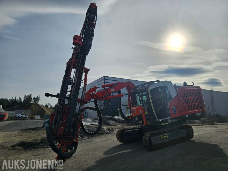 Sandvik DX800I - Giàn khoan: hình 2 Sandvik DX800I - Giàn khoan: hình 2