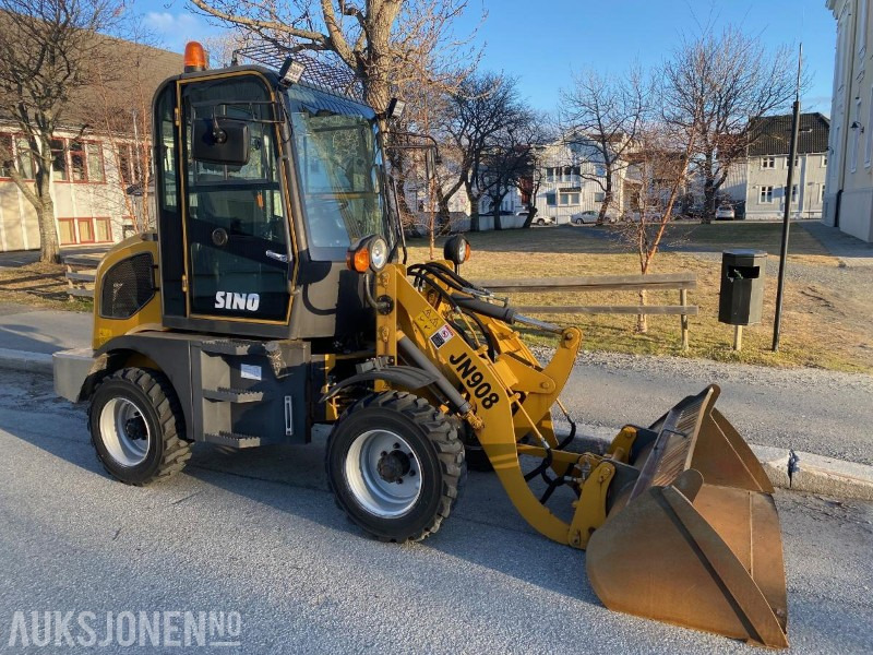 Sino 908 Hjullaster med skuffe og pallegaffler - Máy xúc lật bánh lốp: hình 3 Sino 908 Hjullaster med skuffe og pallegaffler - Máy xúc lật bánh lốp: hình 3