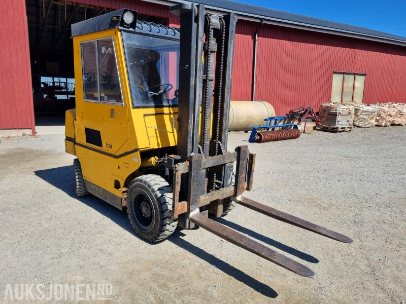 1980 TCM FD30Z5 truck 2.7 T Diesel - Thiết bị xử lý vật liệu: hình 2 1980 TCM FD30Z5 truck 2.7 T Diesel - Thiết bị xử lý vật liệu: hình 2