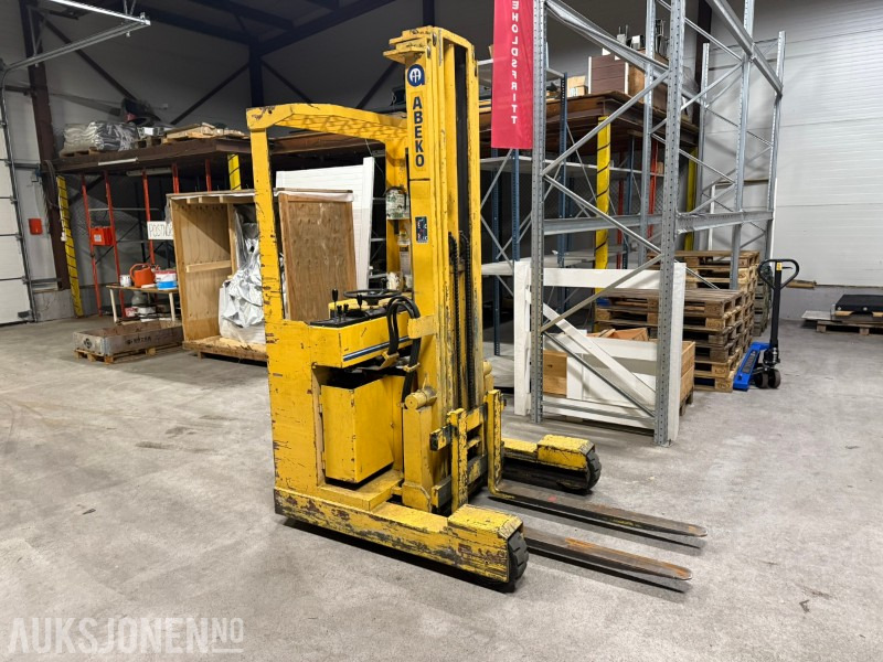1995 ABECO 12 SMATTF – Elektrisk skyvemasttruck / stabler 1200 kg, 5,65 m løftehøyde - Thiết bị xử lý vật liệu: hình 2 1995 ABECO 12 SMATTF – Elektrisk skyvemasttruck / stabler 1200 kg, 5,65 m løftehøyde - Thiết bị xử lý vật liệu: hình 2