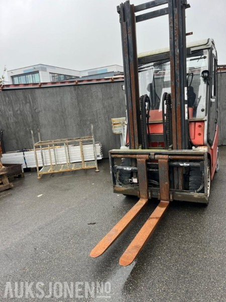 2004 BT CBE 40 Motvektstruck - Truck - Thiết bị xử lý vật liệu: hình 3 2004 BT CBE 40 Motvektstruck - Truck - Thiết bị xử lý vật liệu: hình 3