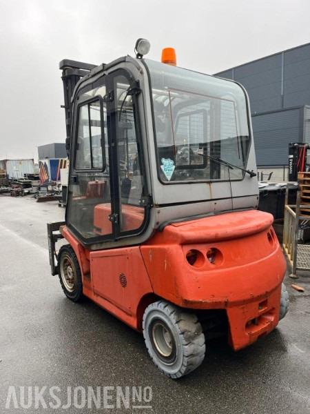 2004 BT CBE 40 Motvektstruck - Truck - Thiết bị xử lý vật liệu: hình 2 2004 BT CBE 40 Motvektstruck - Truck - Thiết bị xử lý vật liệu: hình 2
