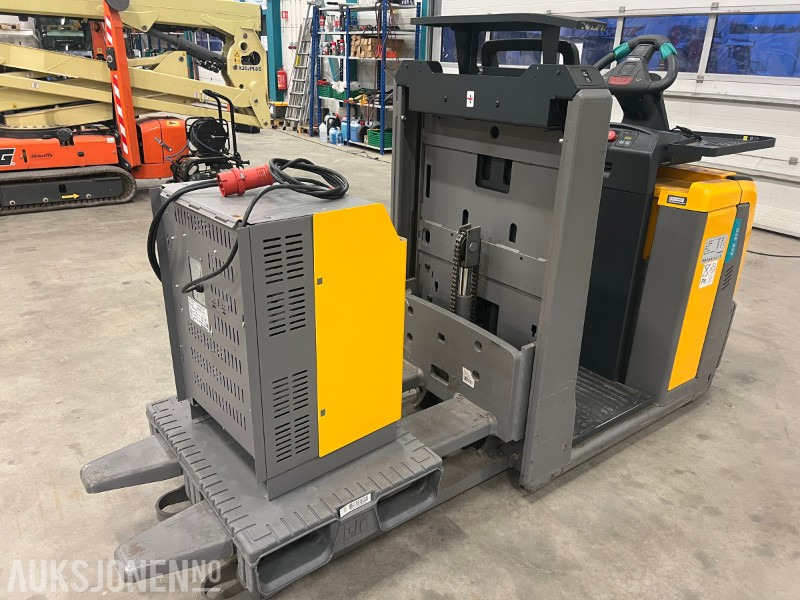 2017 Jungheinrich ECE 310 HP - Thiết bị xử lý vật liệu: hình 5 2017 Jungheinrich ECE 310 HP - Thiết bị xử lý vật liệu: hình 5