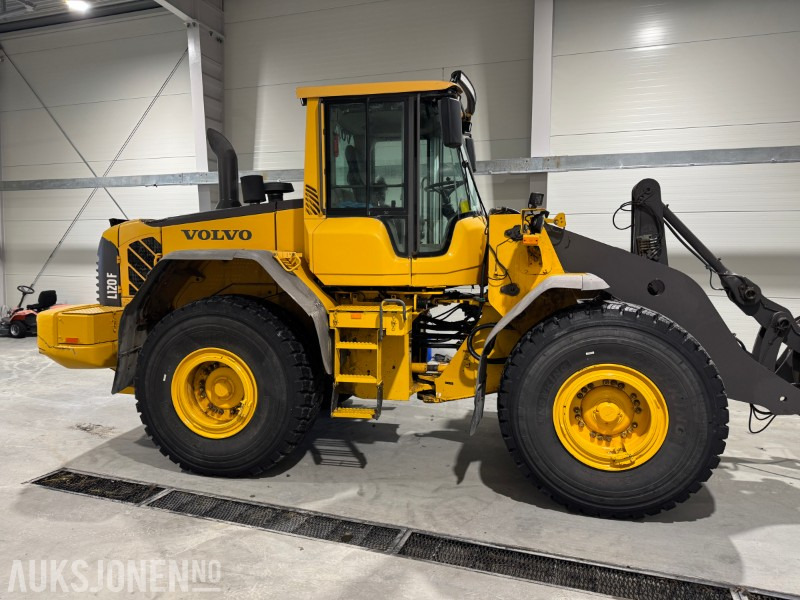 VOLVO L120F HJULLASTER MED SKUFFE, SENTRALSMØRING OG 2 SETT HJUL - Máy xúc lật bánh lốp: hình 5 VOLVO L120F HJULLASTER MED SKUFFE, SENTRALSMØRING OG 2 SETT HJUL - Máy xúc lật bánh lốp: hình 5