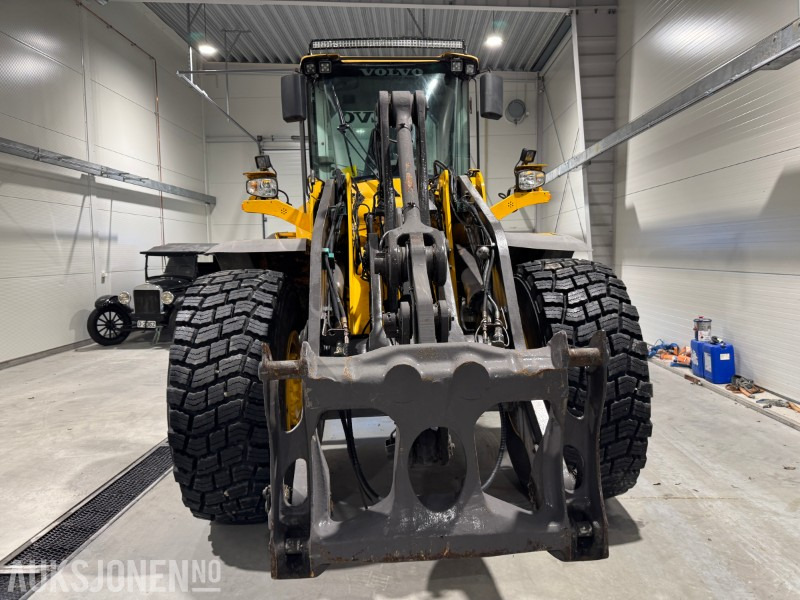 VOLVO L120F HJULLASTER MED SKUFFE, SENTRALSMØRING OG 2 SETT HJUL - Máy xúc lật bánh lốp: hình 3 VOLVO L120F HJULLASTER MED SKUFFE, SENTRALSMØRING OG 2 SETT HJUL - Máy xúc lật bánh lốp: hình 3