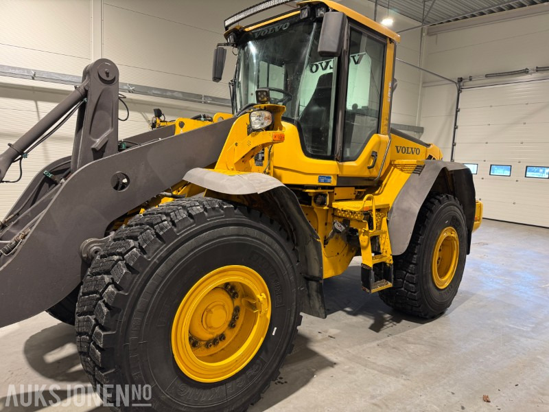 VOLVO L120F HJULLASTER MED SKUFFE, SENTRALSMØRING OG 2 SETT HJUL - Máy xúc lật bánh lốp: hình 2 VOLVO L120F HJULLASTER MED SKUFFE, SENTRALSMØRING OG 2 SETT HJUL - Máy xúc lật bánh lốp: hình 2