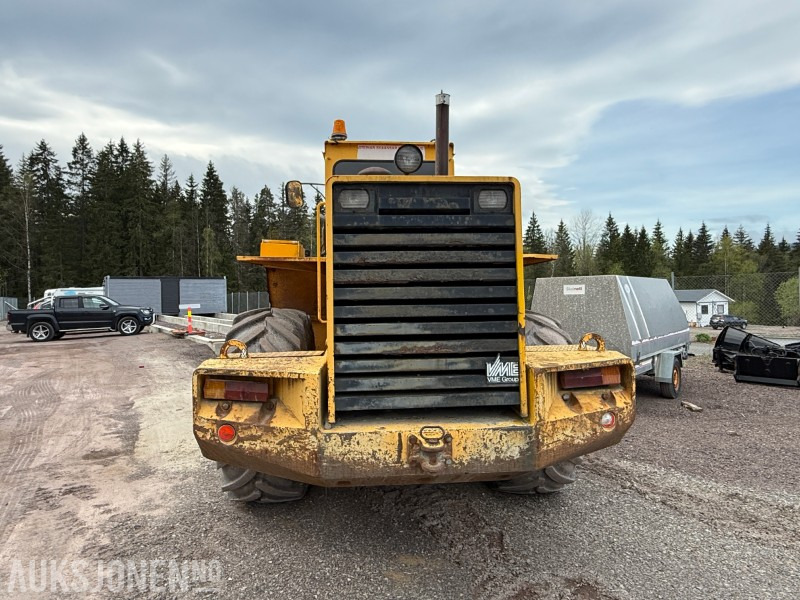 Volvo L120 Hjullaster - 4x4 - Gjerstad 2900L skuff - Nylig byttet dekk - Vekt montert - Máy xúc lật bánh lốp: hình 5 Volvo L120 Hjullaster - 4x4 - Gjerstad 2900L skuff - Nylig byttet dekk - Vekt montert - Máy xúc lật bánh lốp: hình 5