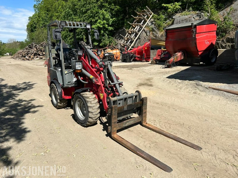 Weidemann 1260 CLASSIC HJULLASTER-PALLEGAFFEL-SKUFFE - Máy xúc lật bánh lốp: hình 3 Weidemann 1260 CLASSIC HJULLASTER-PALLEGAFFEL-SKUFFE - Máy xúc lật bánh lốp: hình 3