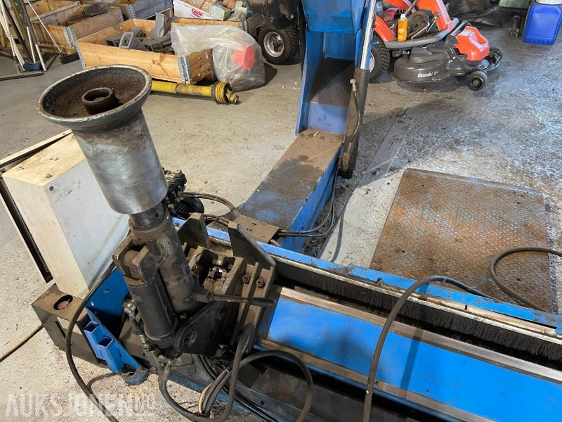 2014 Hofmann Monty 5800 WL Dekkomlegger - Xe tải: hình 3 2014 Hofmann Monty 5800 WL Dekkomlegger - Xe tải: hình 3