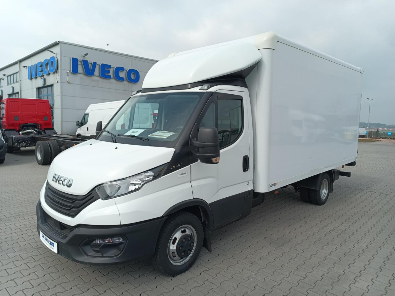 IVECO Daily 35C16H - Xe tải nhỏ thùng kín: hình 1 IVECO Daily 35C16H - Xe tải nhỏ thùng kín: hình 1