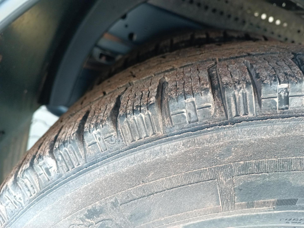 IVECO Daily 70C18A8/P - Xe tải nhỏ thùng kín: hình 2 IVECO Daily 70C18A8/P - Xe tải nhỏ thùng kín: hình 2